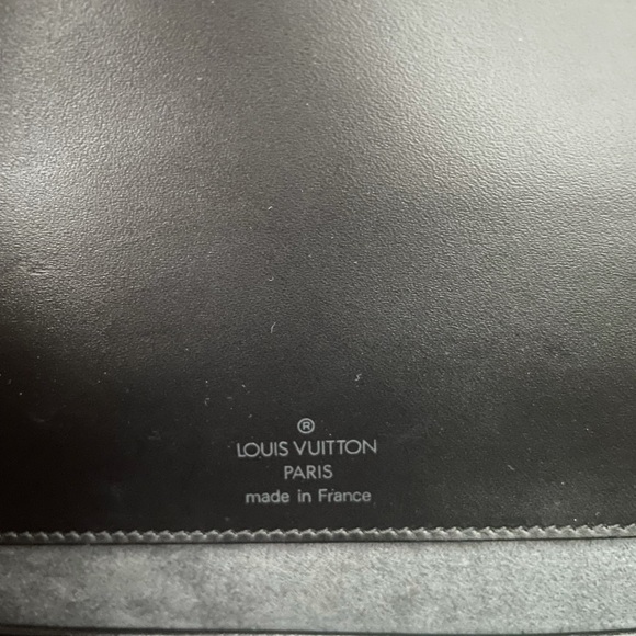Authentic Louis Vuitton rare Epi Nocturne PM - Picture 5 of 13